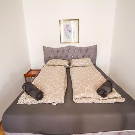 Private Room In Shared Apartment Pr6ウィーン エクステリア 写真